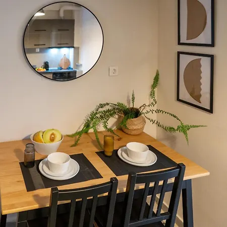 The Downtown Retreat - 2br * Солун